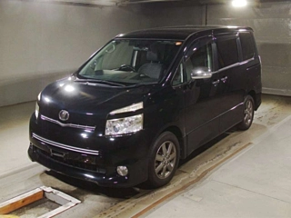 TOYOTA VOXY 2009