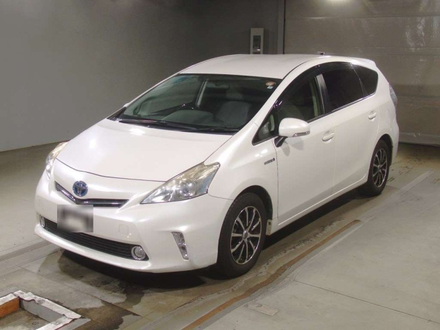 TOYOTA PRIUS ALPHA 2012
