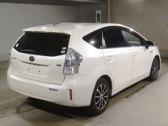 TOYOTA PRIUS ALPHA 2012