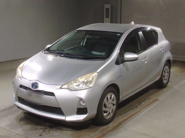 TOYOTA AQUA 2013