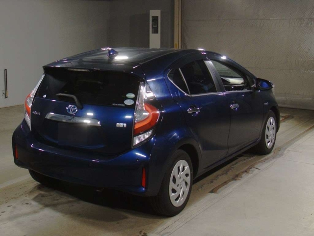 TOYOTA AQUA 2018