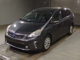 TOYOTA PRIUS ALPHA 2013