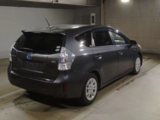 TOYOTA PRIUS ALPHA 2013