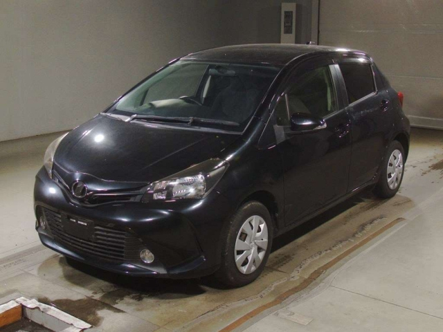 TOYOTA VITZ 2014