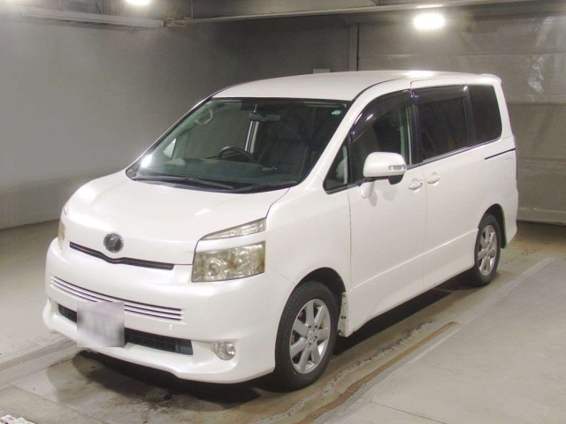 TOYOTA VOXY 2009