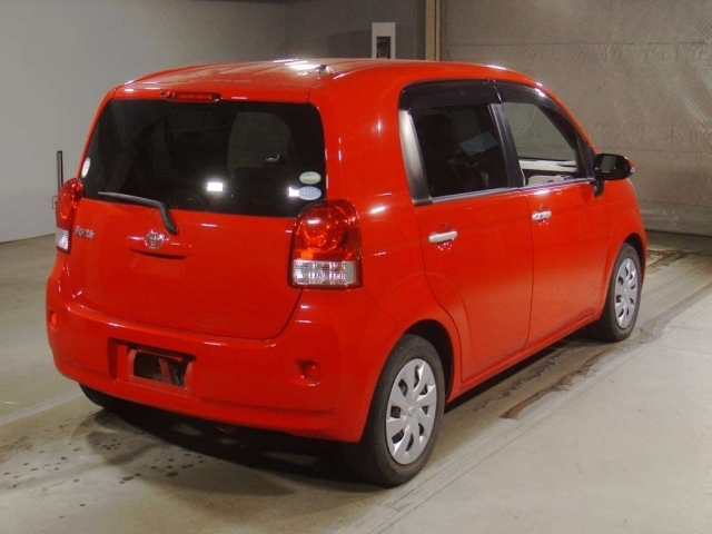 TOYOTA PORTE 2016