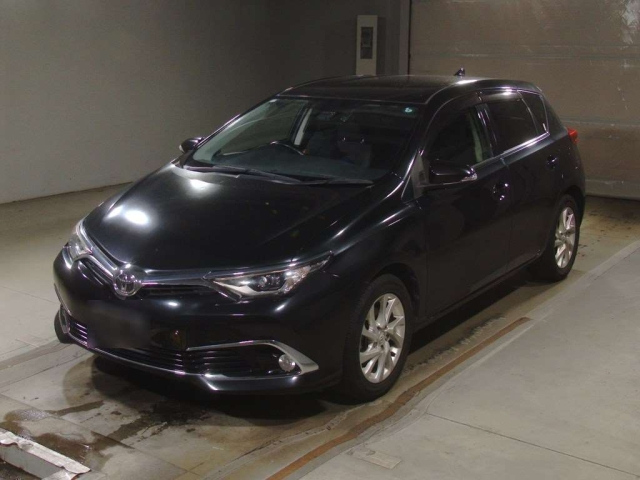TOYOTA AURIS 2016