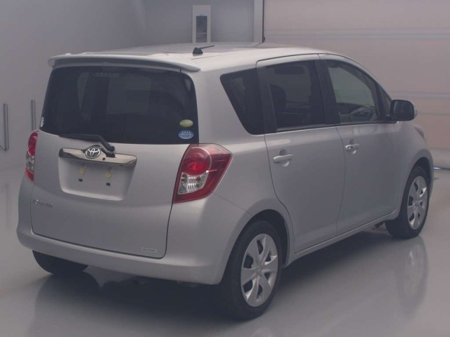 TOYOTA RACTIS 2010