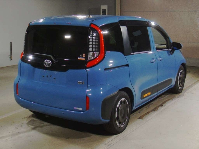 TOYOTA SIENTA 2022