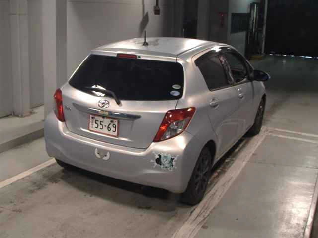 TOYOTA VITZ 2013