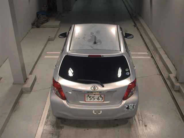 TOYOTA VITZ 2013