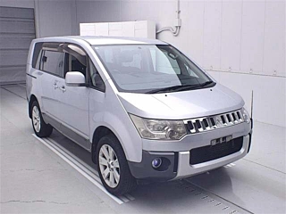 MITSUBISHI DELICA D5