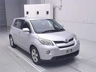 TOYOTA IST