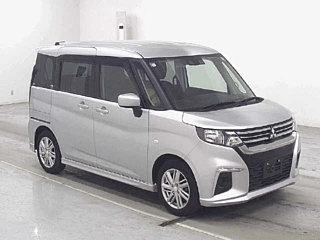 MITSUBISHI DELICA D2