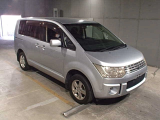 MITSUBISHI DELICA D5