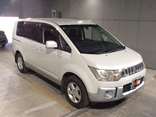 MITSUBISHI DELICA D5