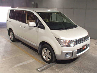 MITSUBISHI DELICA D5