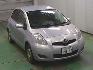 TOYOTA VITZ