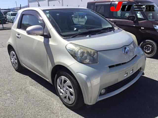 TOYOTA IQ
