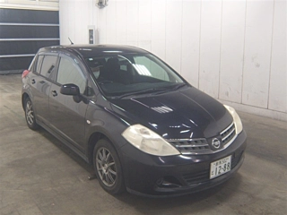 NISSAN TIIDA