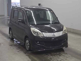 MITSUBISHI DELICA D2