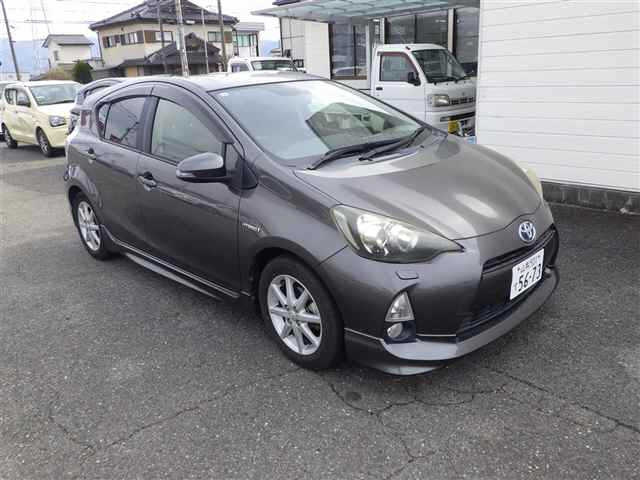 TOYOTA AQUA 2013