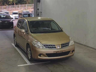 NISSAN TIIDA