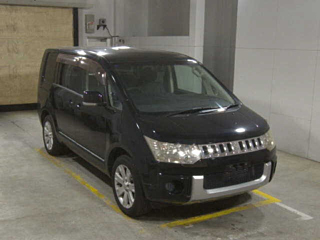 MITSUBISHI DELICA D5