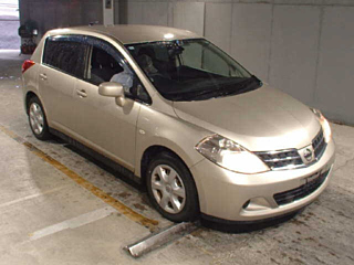 NISSAN TIIDA