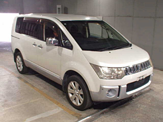 MITSUBISHI DELICA D5