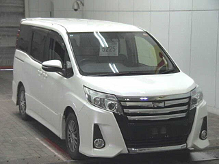 TOYOTA NOAH