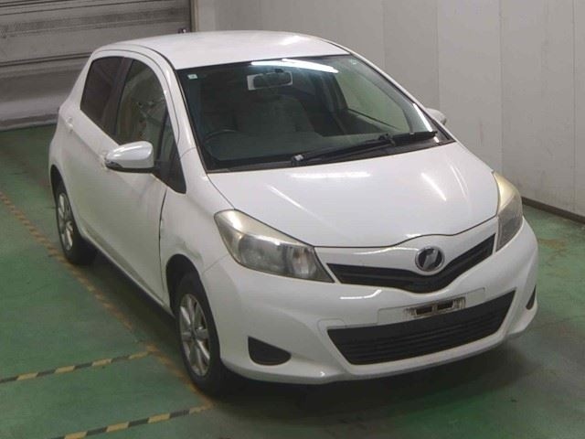 TOYOTA VITZ 2012