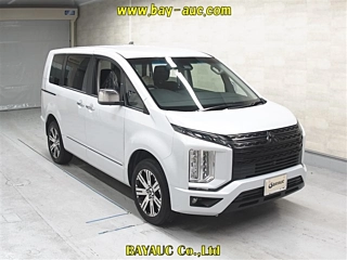 MITSUBISHI DELICA D5