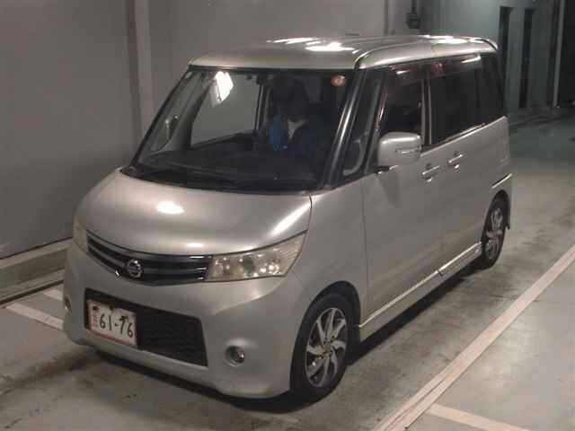 NISSAN ROOX 2010