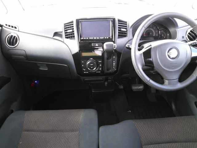 NISSAN ROOX 2010
