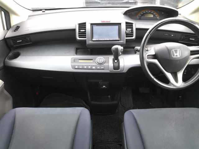 HONDA FREED 2010