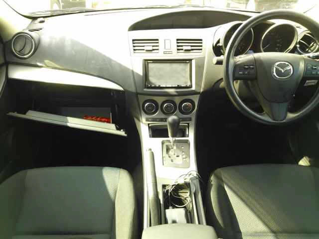 MAZDA AXELA 2010