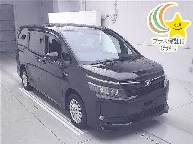 TOYOTA VOXY 2014