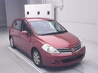 NISSAN TIIDA