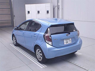 TOYOTA AQUA 2015