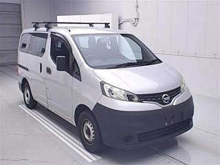 NISSAN NV200
