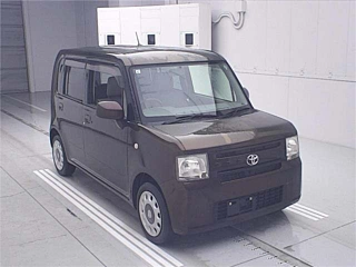 TOYOTA PIXIS SPACE