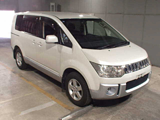 MITSUBISHI DELICA D5