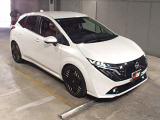 NISSAN AURA