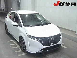 NISSAN AURA
