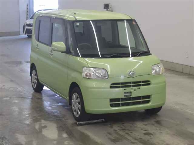 DAIHATSU TANTO 2011