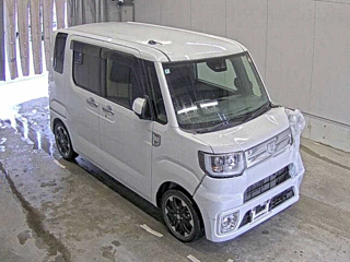DAIHATSU WAKE