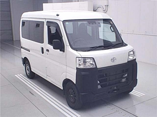 TOYOTA PIXIS VAN