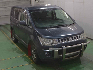 MITSUBISHI DELICA D5