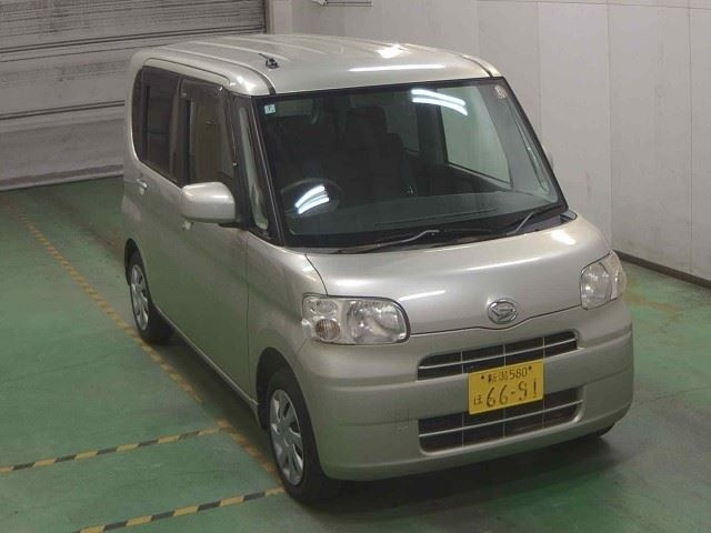 DAIHATSU TANTO 2012